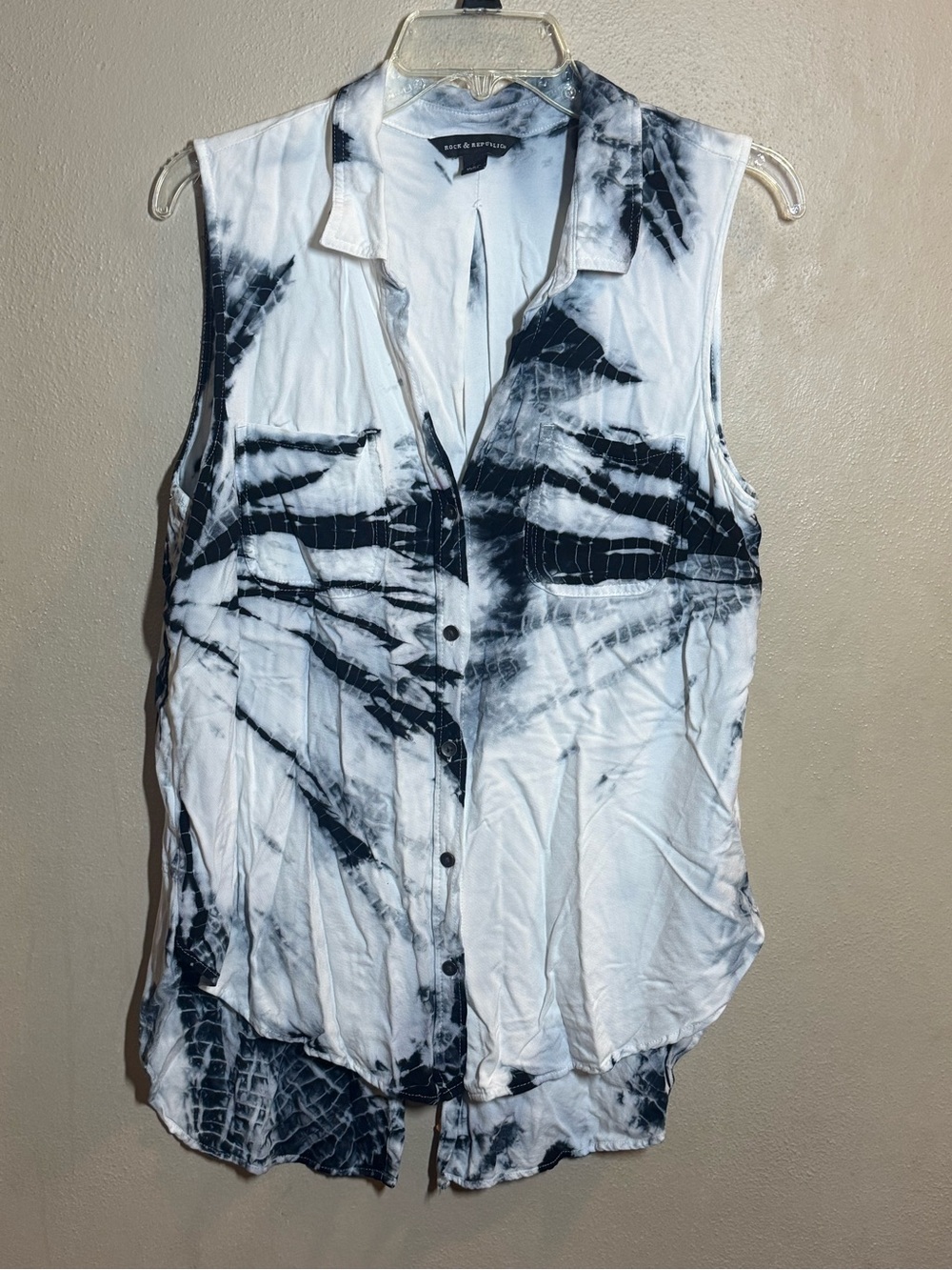 Rock & Republic Navy and White Sleeveless Tie-Dye Button Down Top Sz L